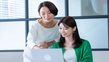 OJTとは？実施するメリットや効果的な進め方、OJT運用を成功させるためのポイントを解説